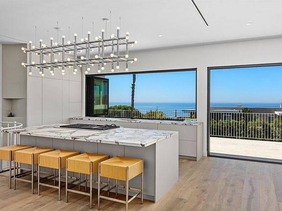 2nd image of 1506 Summit Ave