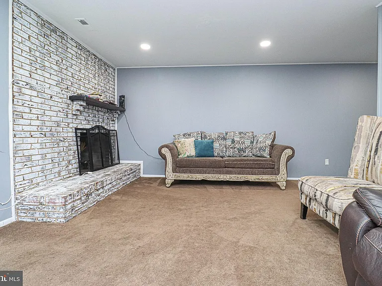2426 Vineyard Ln — Photo 27