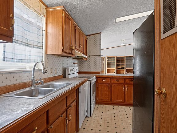 4th image of 744 Arapahoe Dr