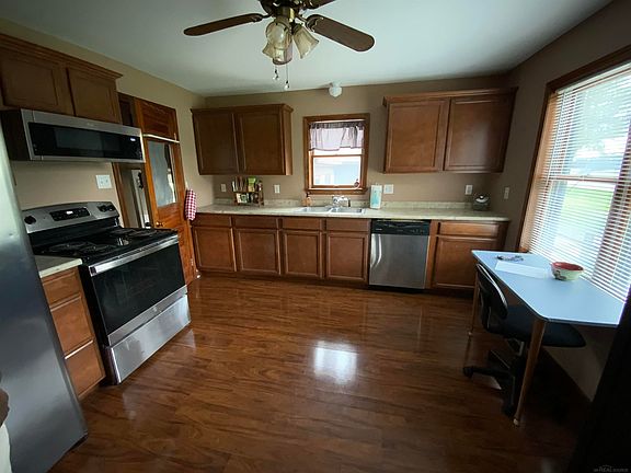 3rd image of 3268 Peck Rd