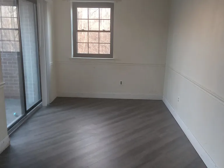 158 Woodstream Dr #5 — Photo 9
