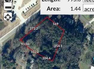 3121 Robinson Pl, Gainesville, GA 30504