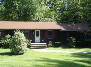 9 Cottage Ave, Southampton, MA 01073