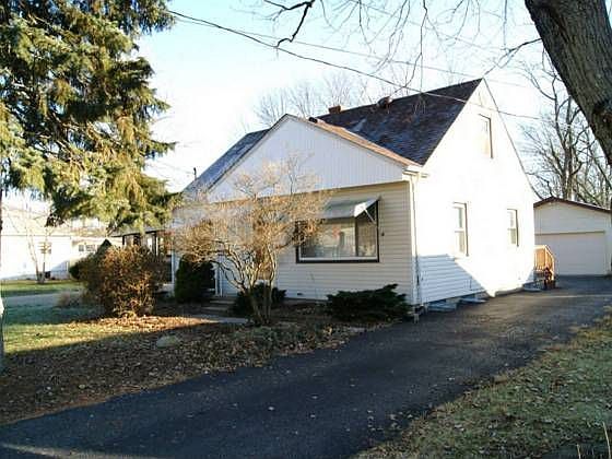 1st image of 172 Llewellyn Ave