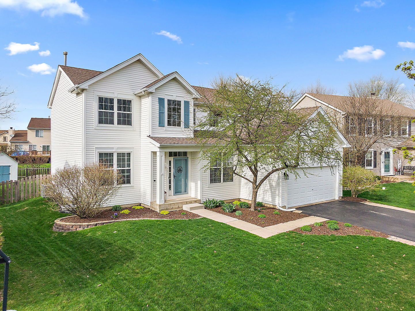 は*ん様 house on the hill L/S Tee (Checker) 4951 Thistle Ln, Lake In The Hills, IL 60156 | MLS #12609903 | Zillow