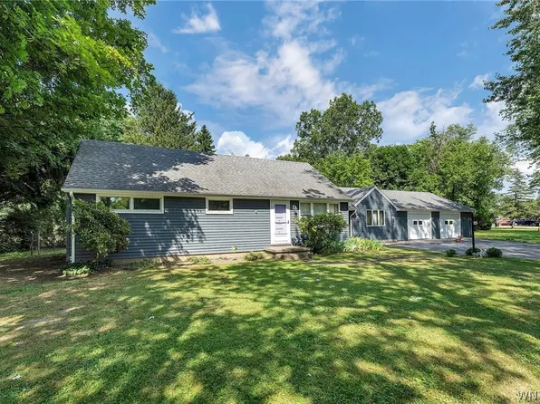 967 Clearvue Dr, Alden, NY 14004