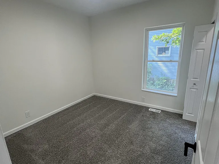712 N Sycamore St — Photo 9