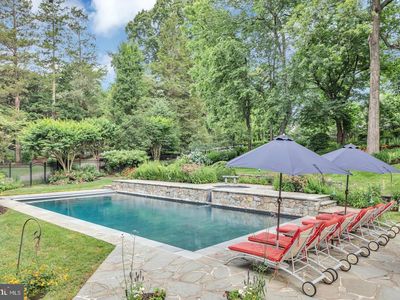 1129 Towlston Rd, Mc Lean, VA, 22102