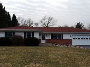 818 Stacy Ln, Valparaiso, IN 46385