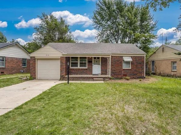 810 S Drury Ln, Wichita, KS 67207