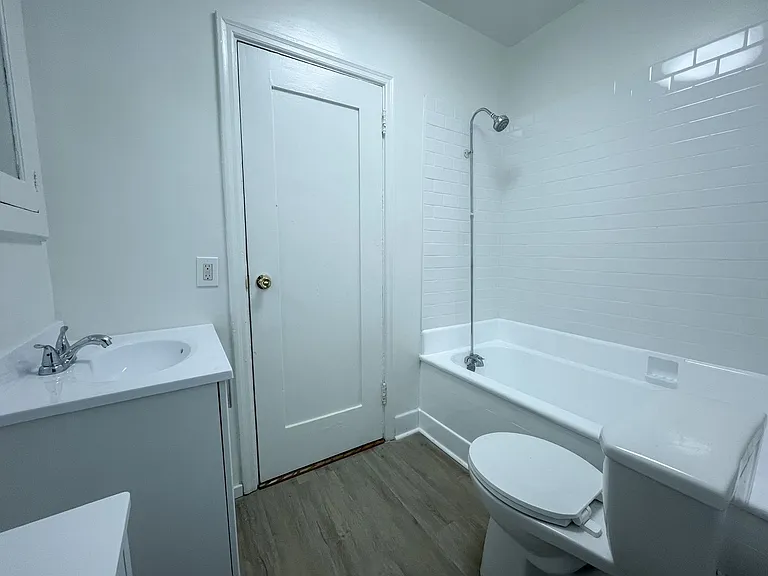 1450 W 39th St — Photo 28