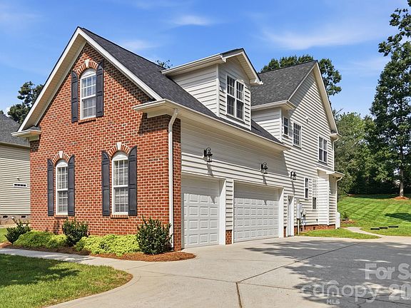5th image of 5875 Tipperary Dr