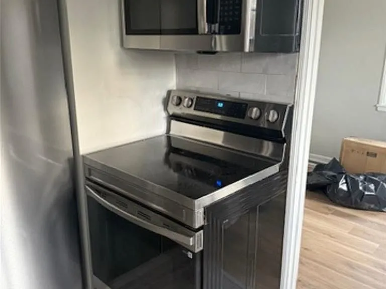 351 Boulevard — Photo 12