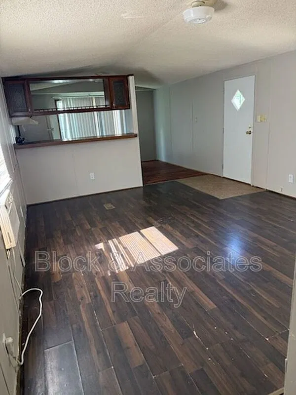 2 bed, 1.0 bath, $850 — Photo 3
