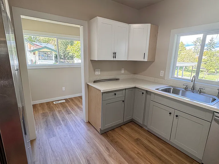 321 W Summa St — Photo 39