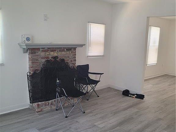 4th image of 191 Forest Ave
