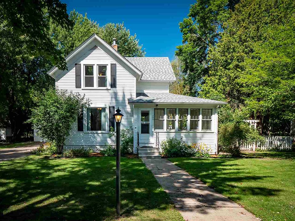 1st image of 455 E Iola St
