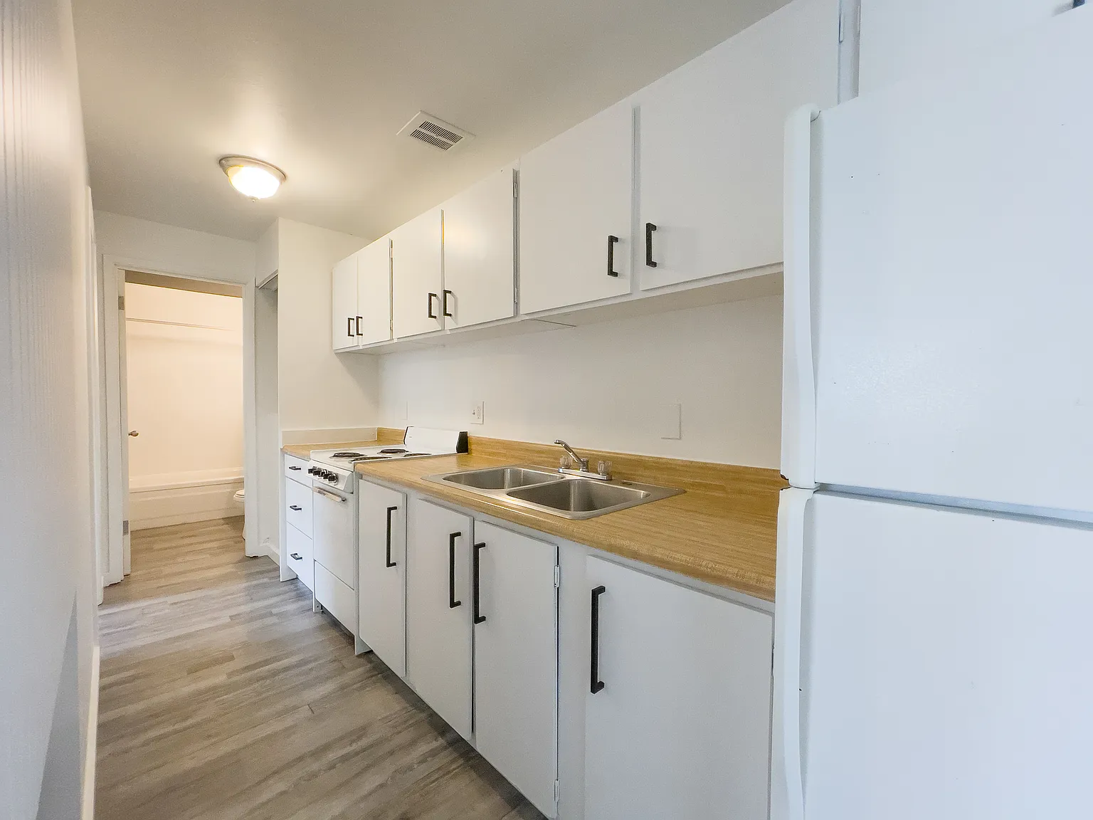2 bed, 850 sqft, $1,695 — Photo 4