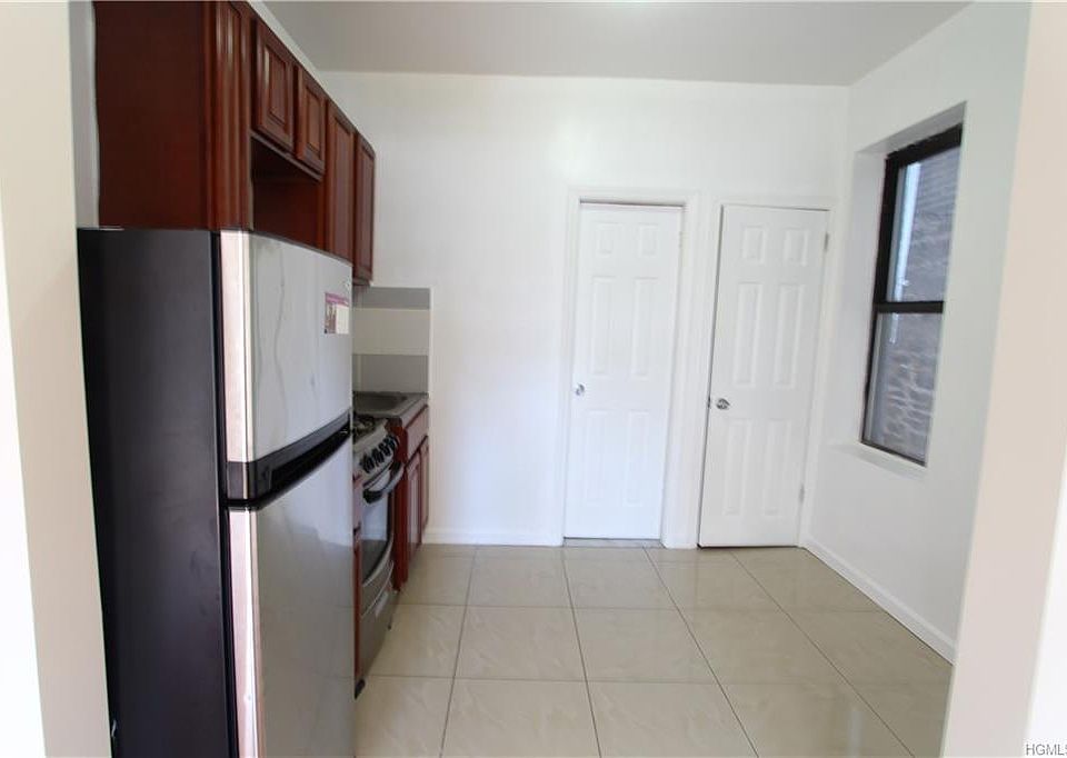 1st image of 404 Riverdale Ave APT 1D