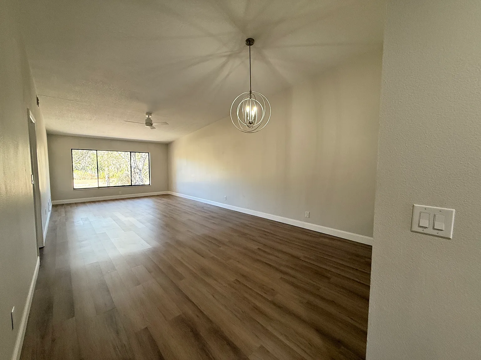 2 bed, 1304 sqft, $1,975 — Photo 2