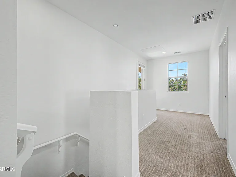 1575 W Marlin Dr — Photo 31