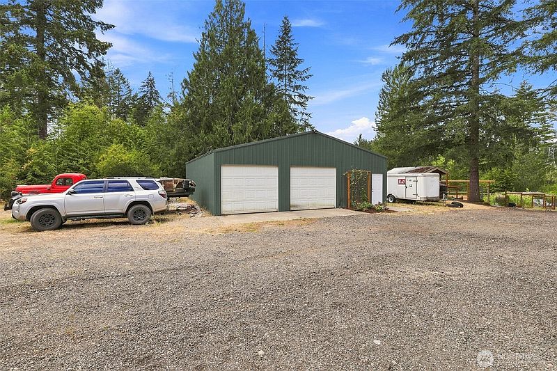 3rd image of 190 E Rasor Place