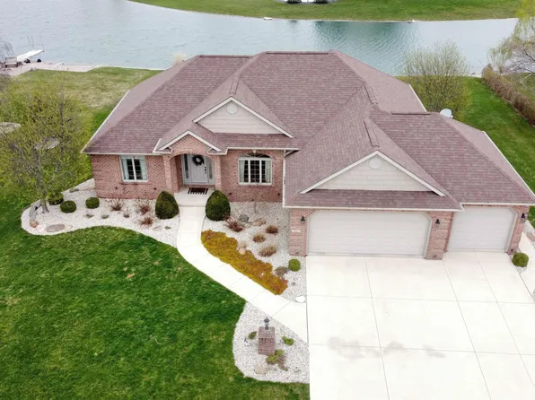 411 Stillwater Dr, Bluffton, IN 46714