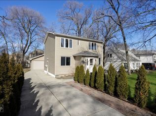 105 E Red Oak Ave, Bensenville, IL