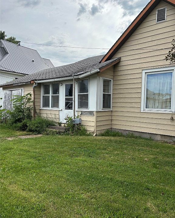 2nd image of 835 Howard Ave