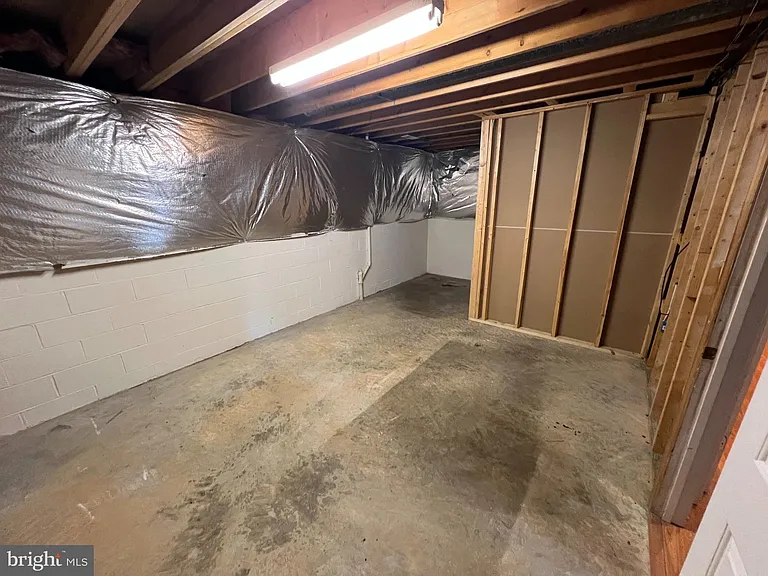 7 S Pointe Ln — Photo 16