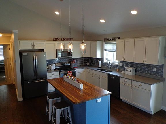 5th image of 651 Westminster Dr
