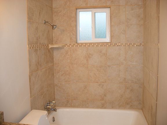 4th image of 424 E Welby Ave