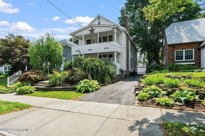 2nd image of 41 Fairlawn Avenue
