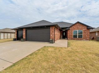 616 Madeline Ln, Moore, OK 73160