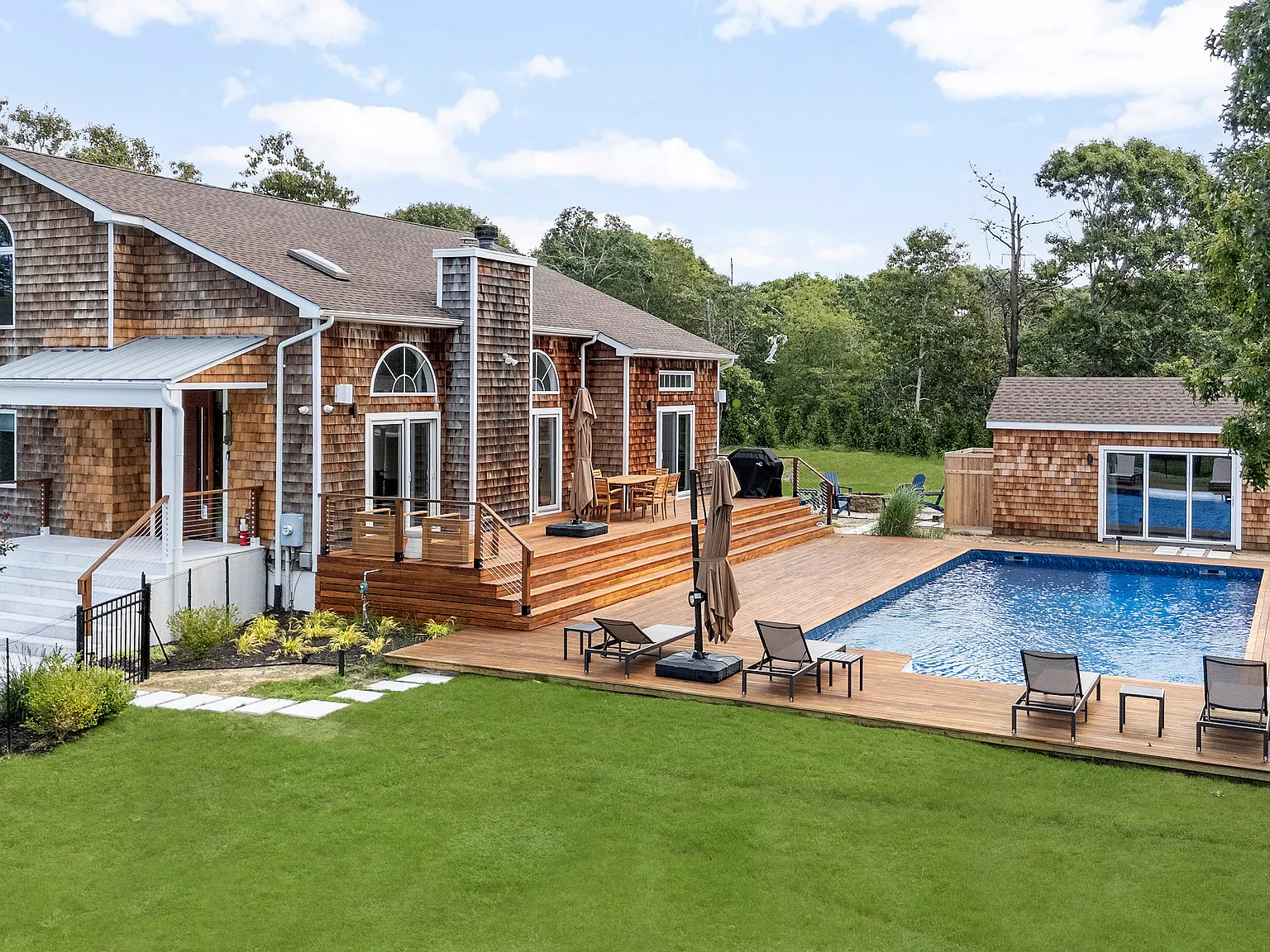 Shinnecock Hills Luxury Retreat!! — Photo 3