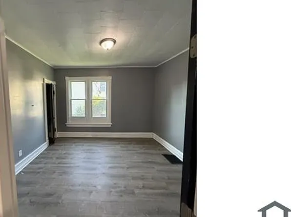 215 Jefferson St, Aurora, IL 60505