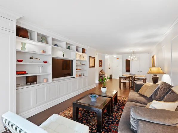 305 East 24th Street 5F image 2 of 10