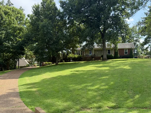 1010 Hearthside Ct S, Hendersonville, TN 37075