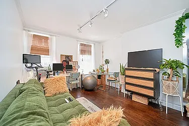 Rented by Living New York