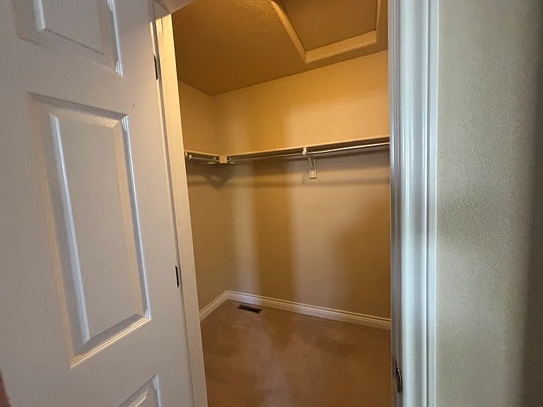 5823 New Crossings Point — Photo 8