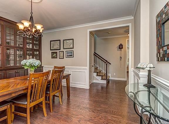 3rd image of 3044 Drummond Ave