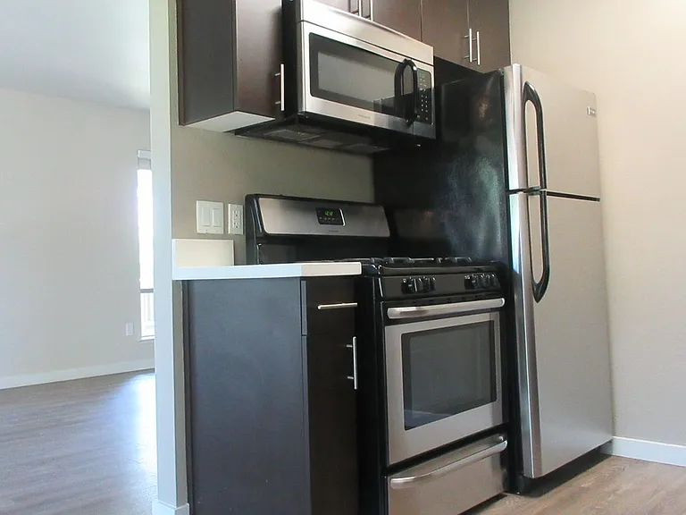 Riverbend Apartments — Photo 28