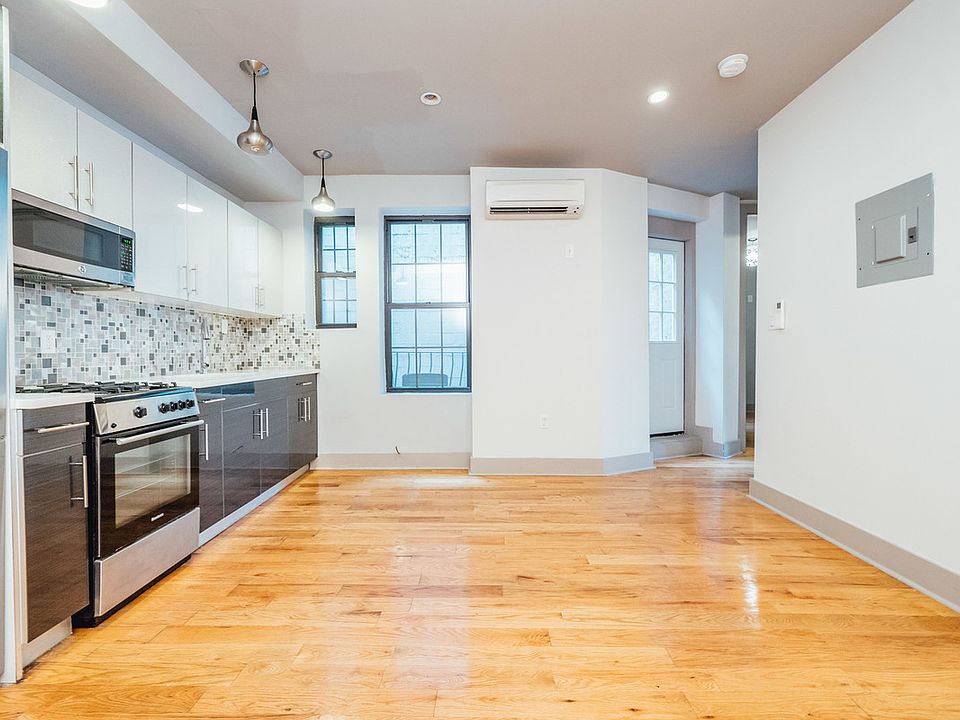 1st image of 292 Bedford Ave #9P