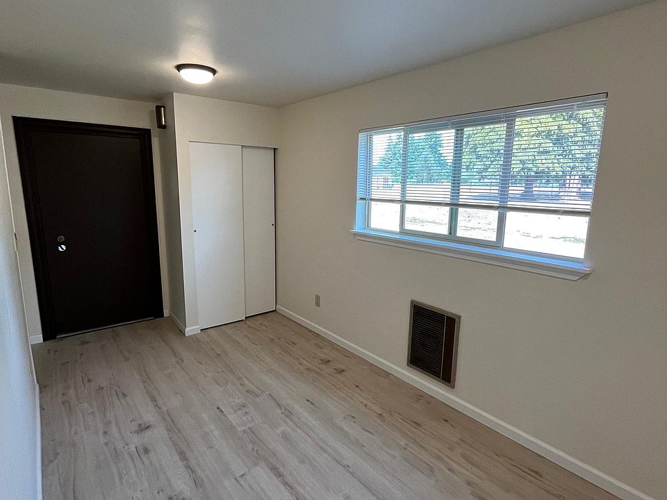 Dining Room/Bonus Room