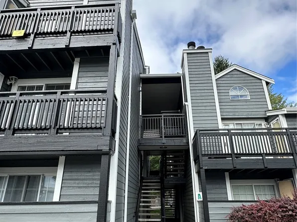 22810 30th Avenue #A203, Des Moines, WA 98198