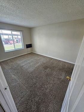 4th image of 1024 Baywood Dr APT D