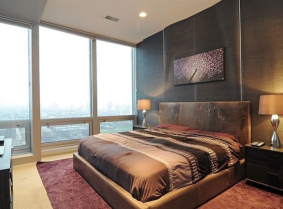 5th image of 500 W Superior St Unit 2108