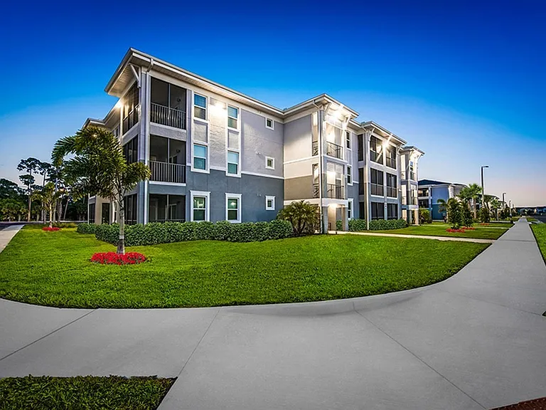 Charlotte Commons — Photo 15