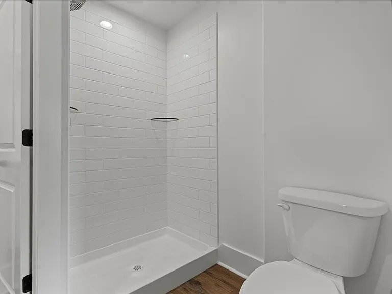 501 W Cheves St E — Photo 19