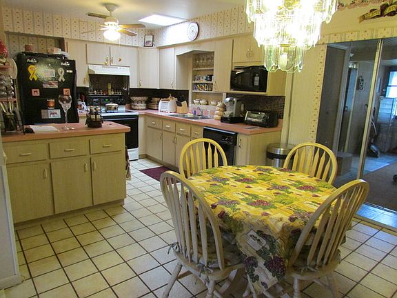 4th image of 1814 Park Ct